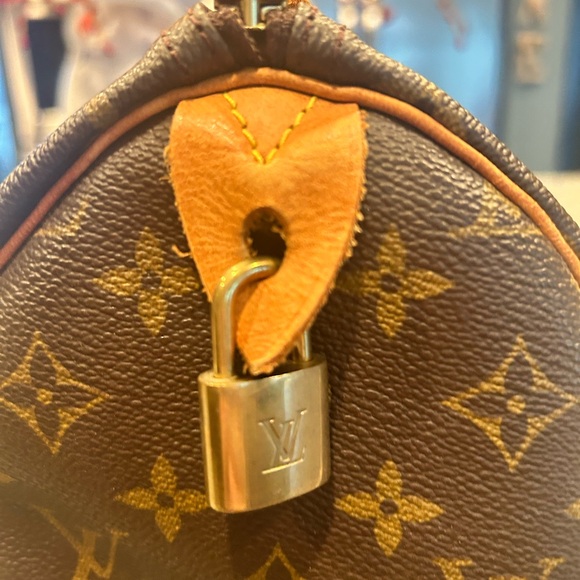 Louis Vuitton Speedy 35 in like new condition. GORGEOUS bag!!! - Picture 3 of 13